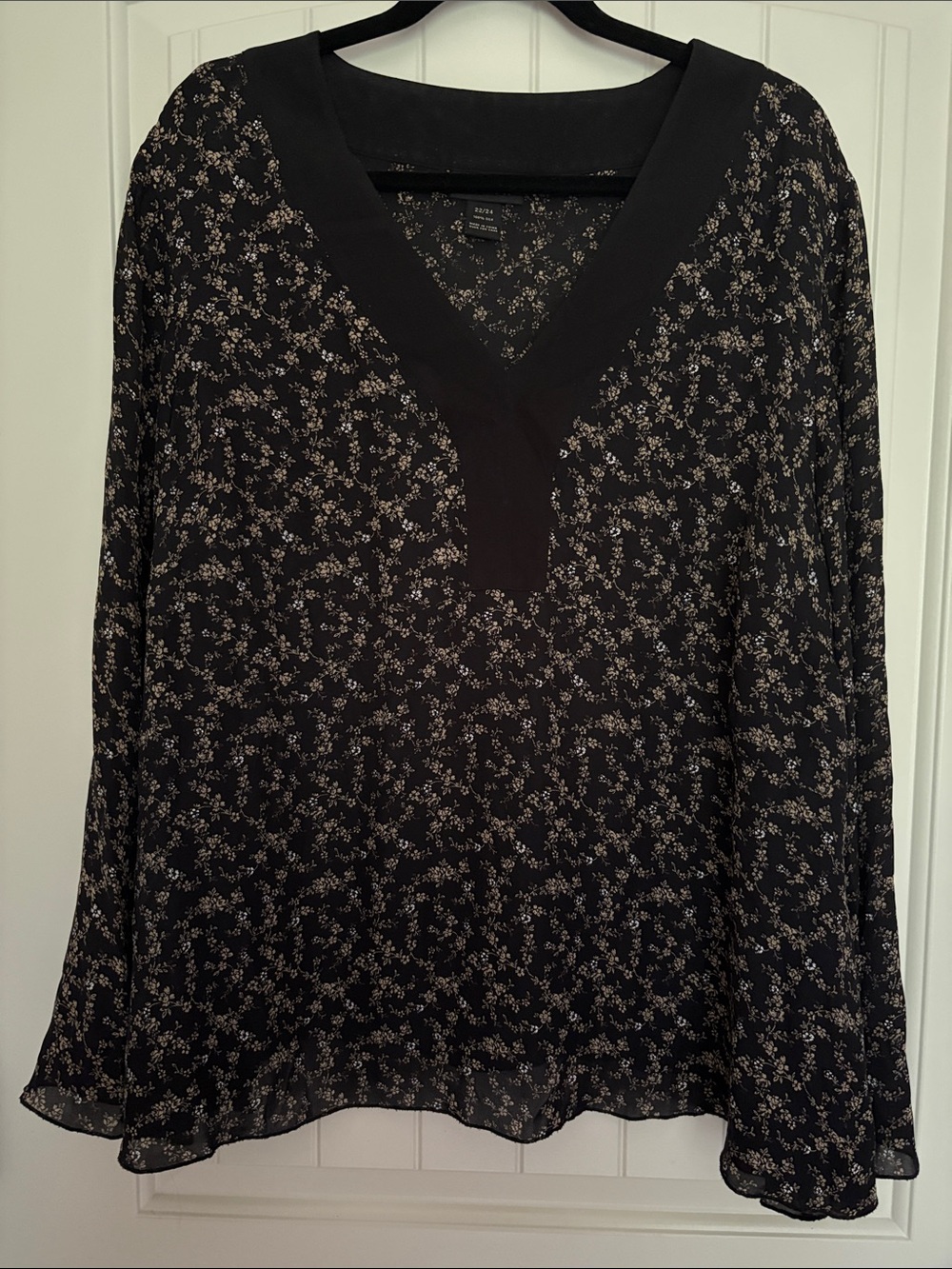 Lane Bryant Black Floral V-Neck Long Sleeve Silk Blouse